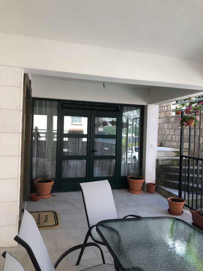 Apartmani Petrija Prčanj Екстериор снимка