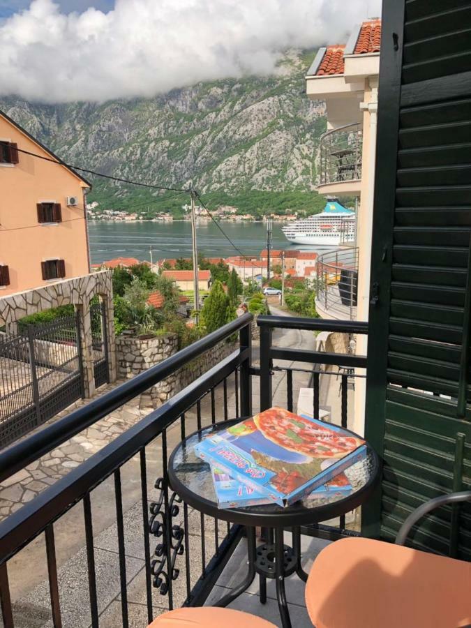 Apartmani Petrija Prčanj Екстериор снимка